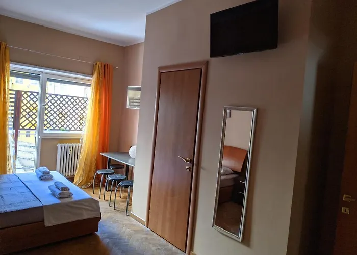 לינה וארוחת בוקר Gina Trastevere 4*