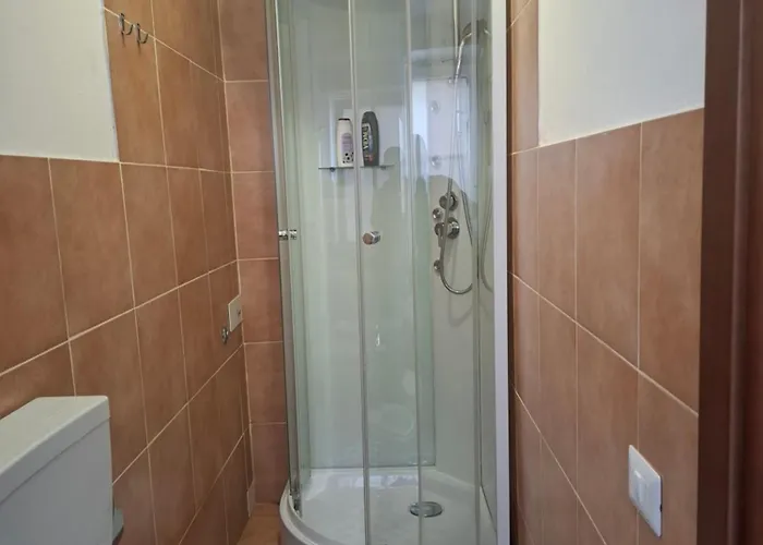 לינה וארוחת בוקר Gina Trastevere 4*