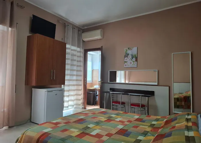 לינה וארוחת בוקר Gina Trastevere 4*